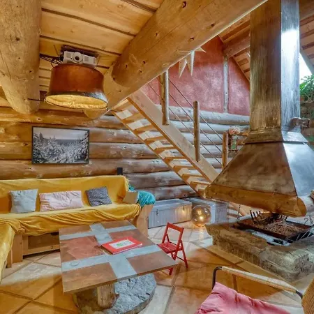 Alpstuga Chalet En Rondins De Bois Picherande